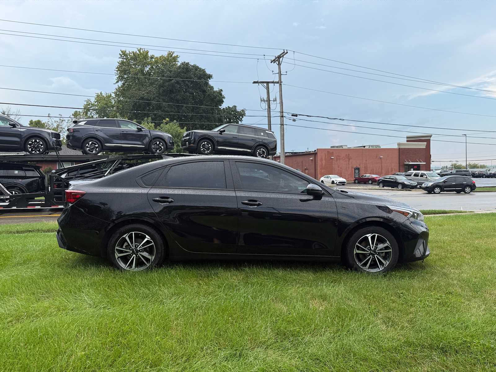 Used 2023 Kia Forte LXS FWD image 4