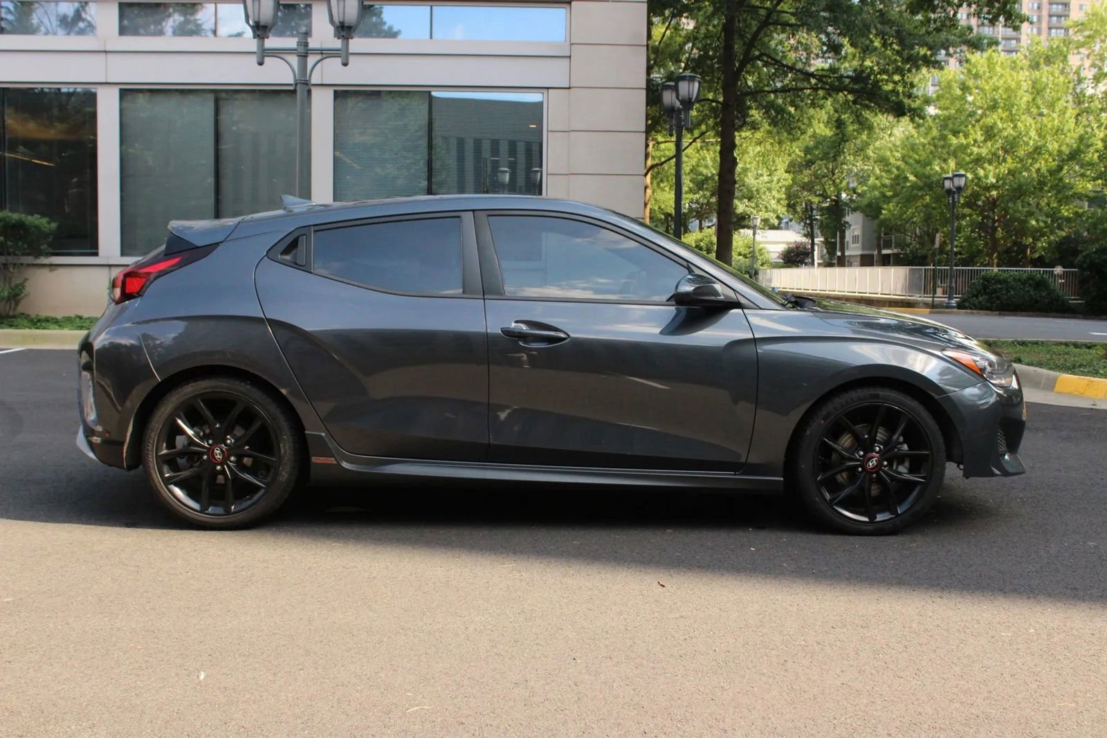 Used 2019 Hyundai Veloster Turbo R-Spec FWD image 4
