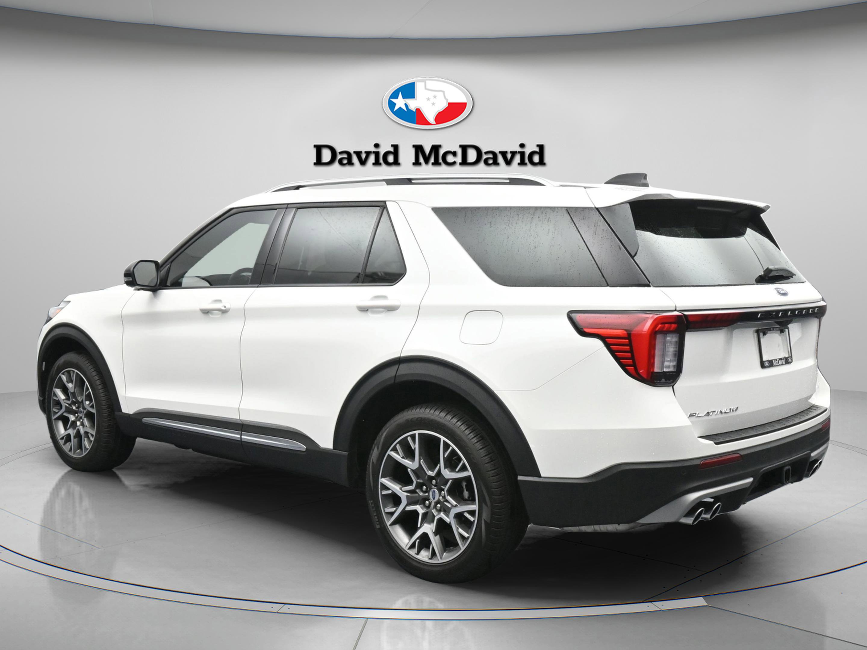 Used 2025 Ford Explorer Platinum w/ Ultimate Package image 6