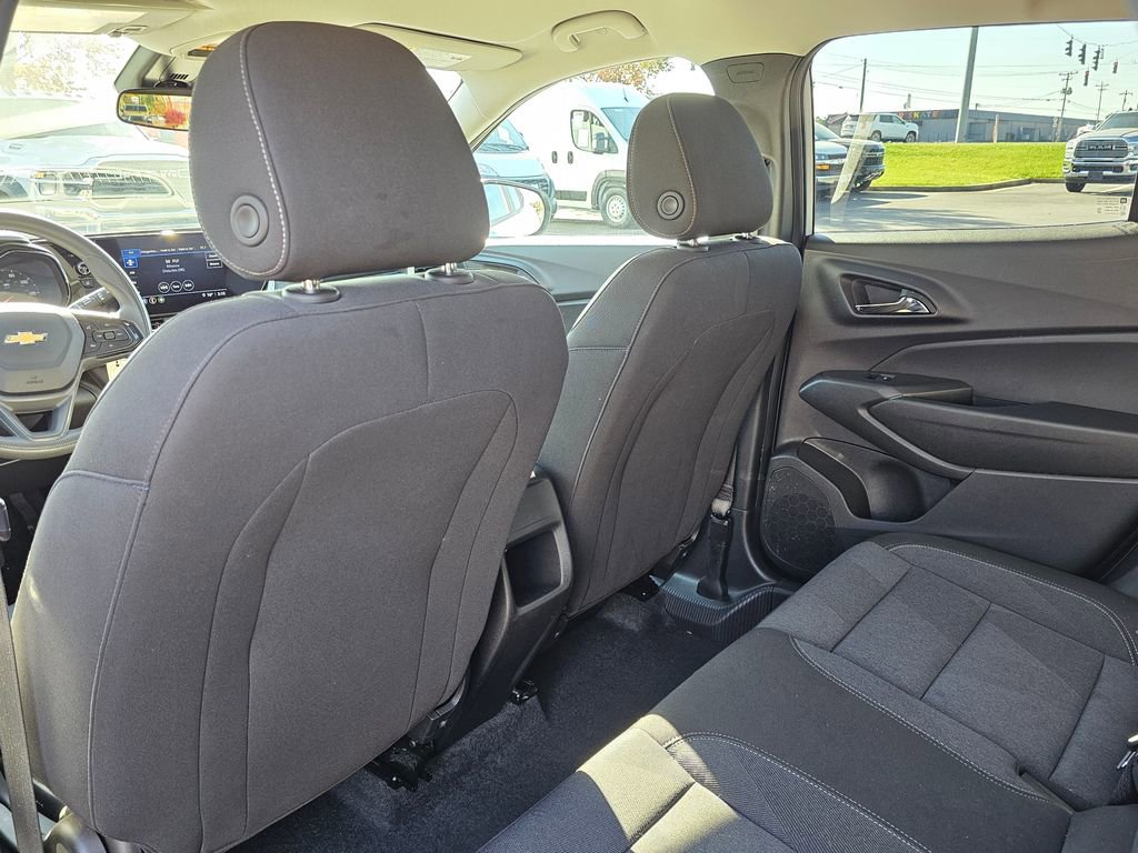 Used 2025 Chevrolet Trax LS image 27