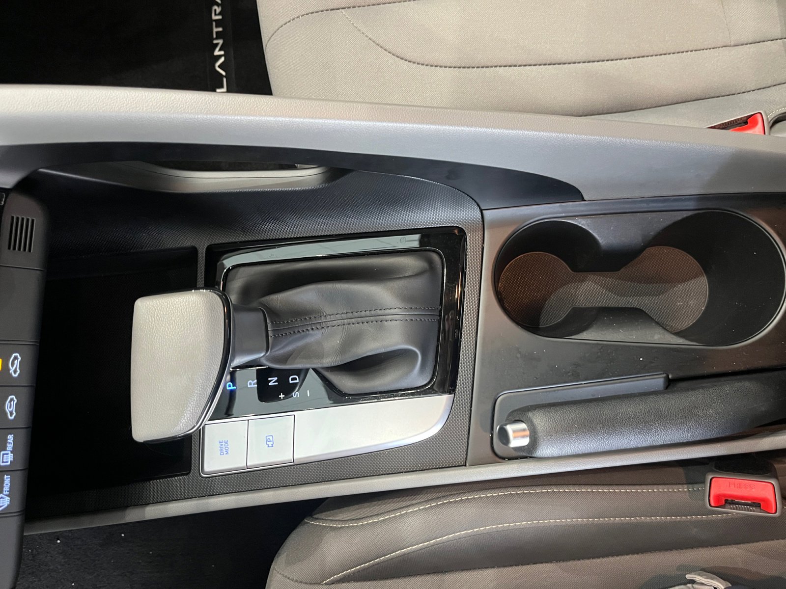 Used 2023 Hyundai Elantra SEL image 21
