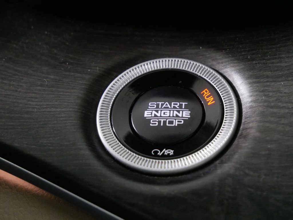 Used 2024 Jeep Grand Cherokee Limited 4xe w/ Luxury Tech Group II image 25