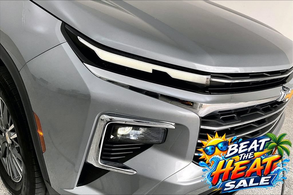 Used 2024 Chevrolet Traverse LT FWD image 36