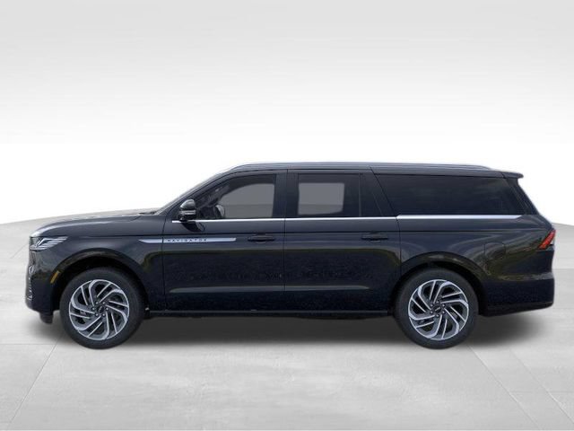 New 2026 Lincoln Navigator L Reserve AWD/4WD image 4