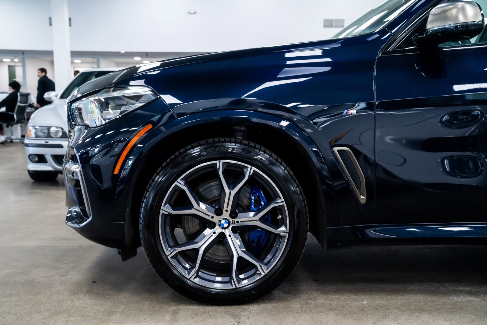 Used 2022 BMW X5 M50i AWD/4WD image 4