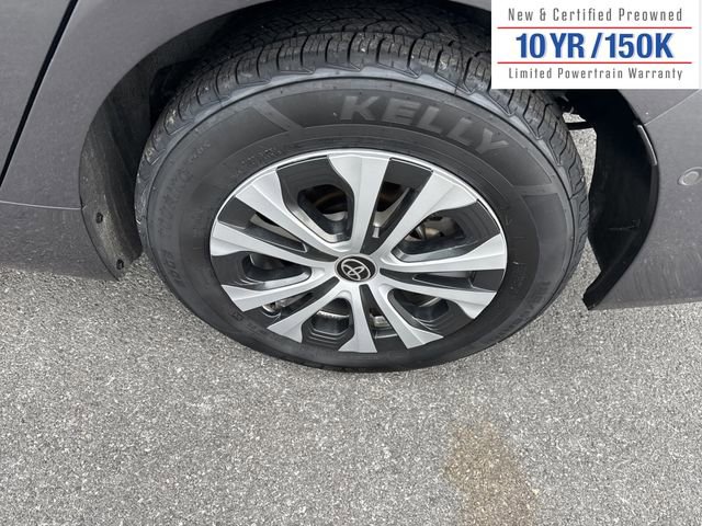 Used 2019 Toyota Prius LE image 12