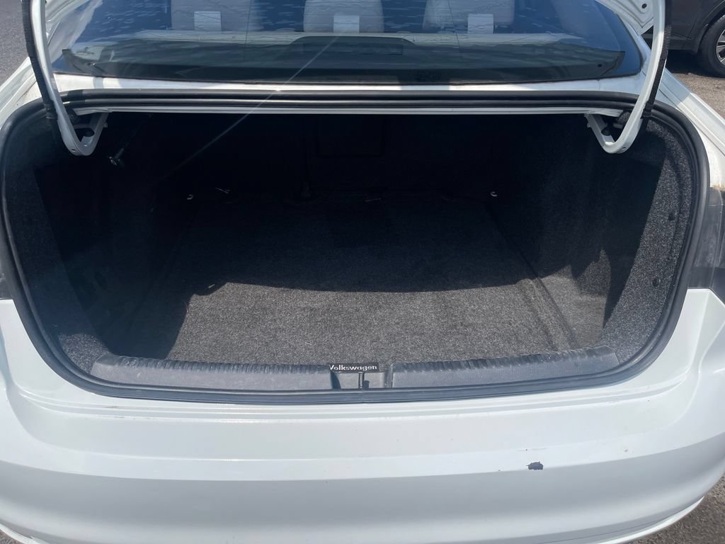 Used 2016 Volkswagen Jetta SEL w/ Lighting Package FWD image 18