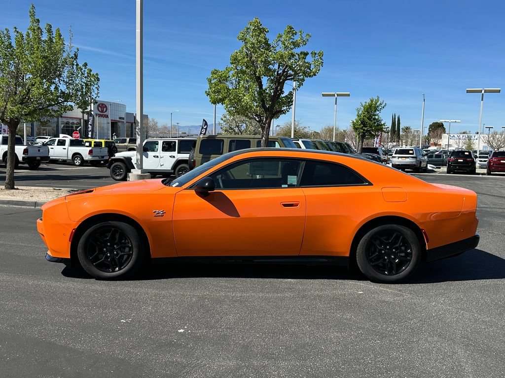 New 2025 Dodge Charger Daytona R/T w/ Sun & Sound Package AWD/4WD image 4