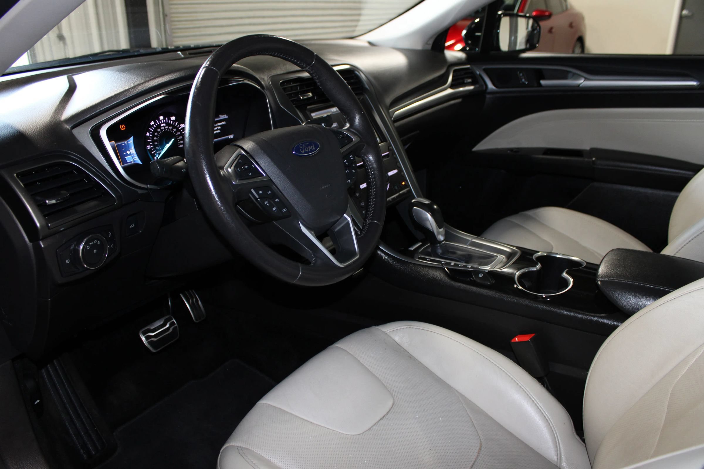 Used 2016 Ford Fusion Titanium AWD/4WD image 21