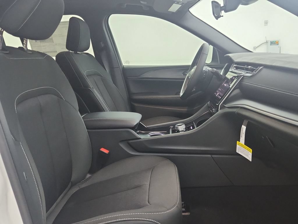 New 2026 Jeep Grand Cherokee Laredo X AWD/4WD image 33