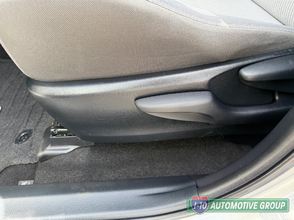 Used 2014 Toyota RAV4 XLE AWD/4WD image 15