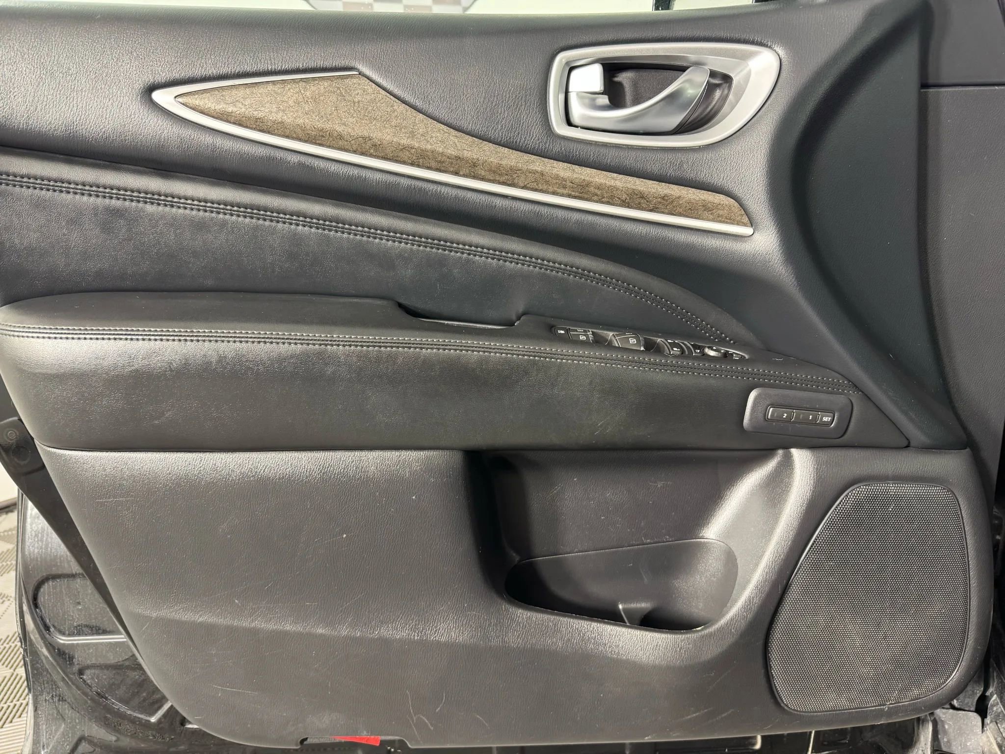 Used 2014 INFINITI QX60 AWD w/ Premium Plus Package image 43