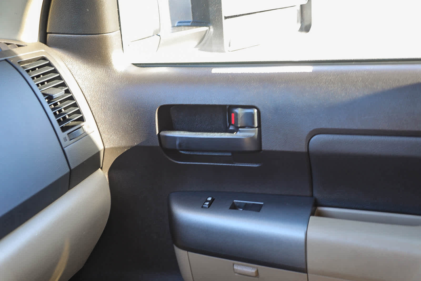 Used 2011 Toyota Tundra 2WD CrewMax w/ Tow Pkg image 21