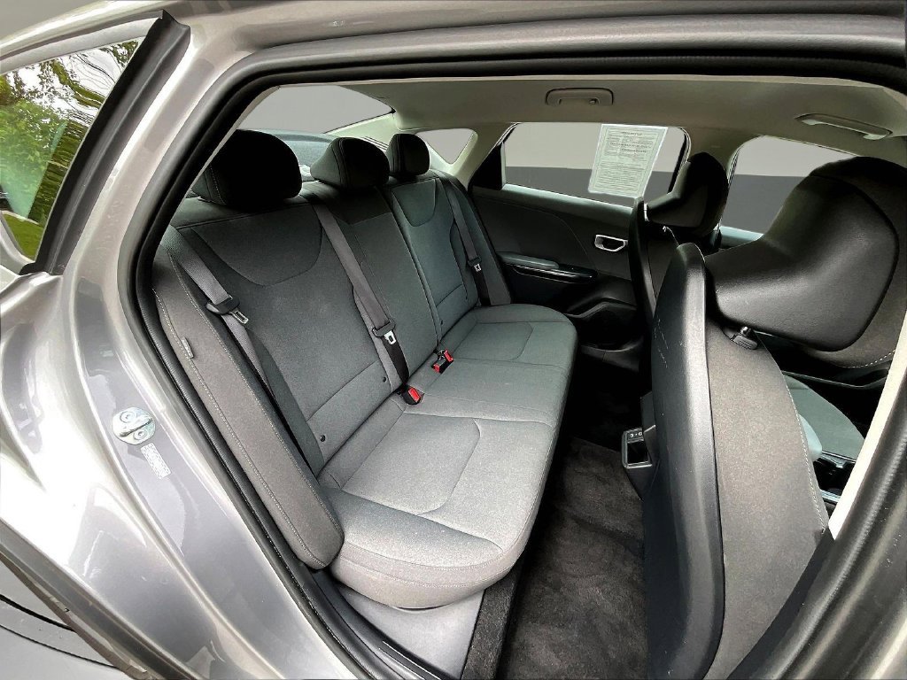 Used 2025 Kia K4 FWD image 25