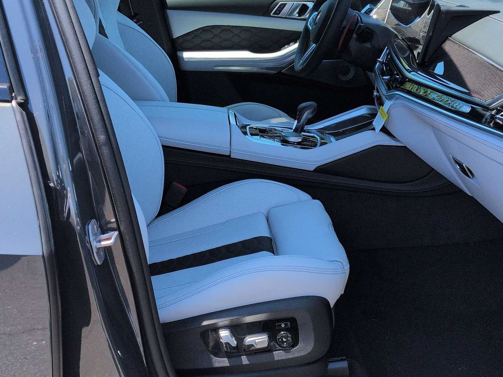 New 2026 BMW X5 M Competition w/ Executive Package AWD/4WD image 24