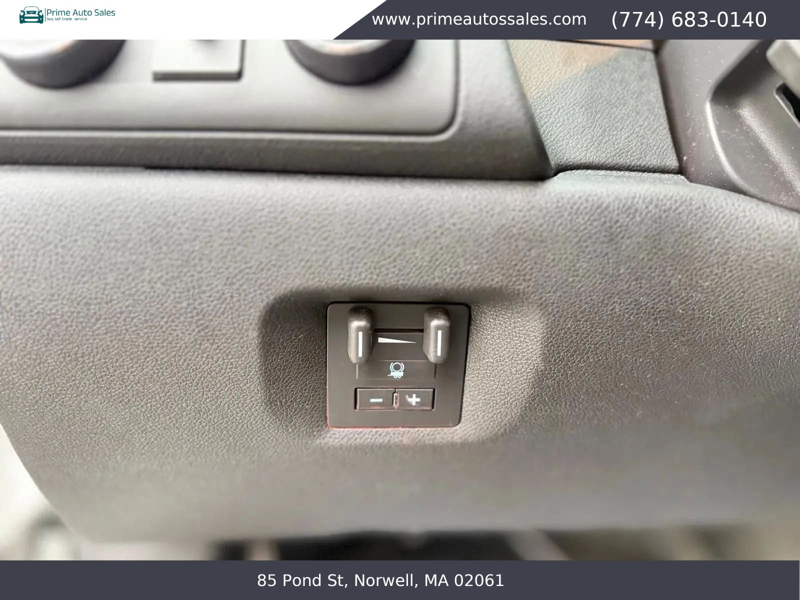 Used 2011 Chevrolet Tahoe LT w/ Luxury Package AWD/4WD image 23