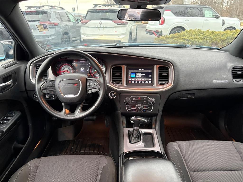 Used 2019 Dodge Charger SXT image 6