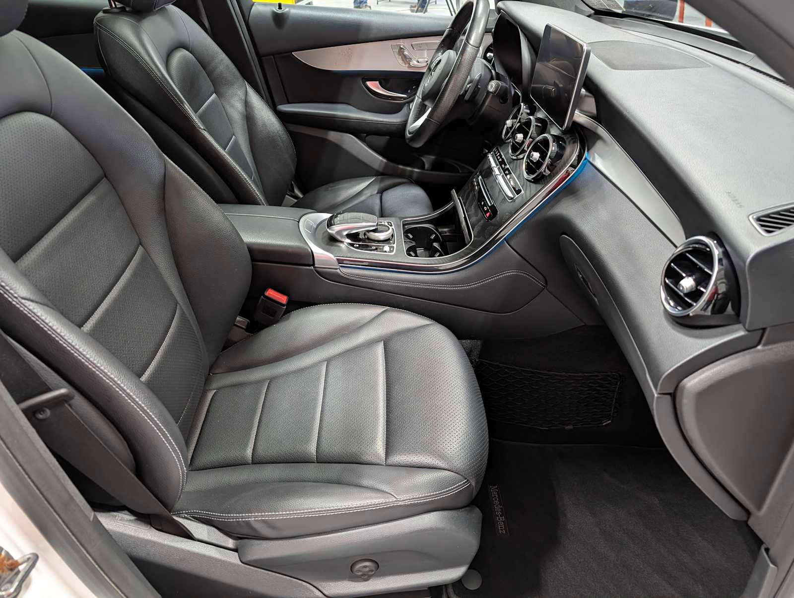 Certified 2019 Mercedes-Benz GLC 300 GLC 300 image 33