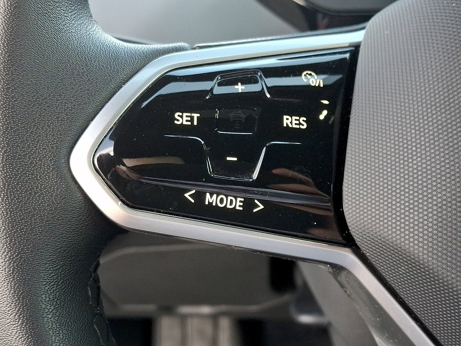 Certified 2023 Volkswagen ID.4 Pro RWD image 21