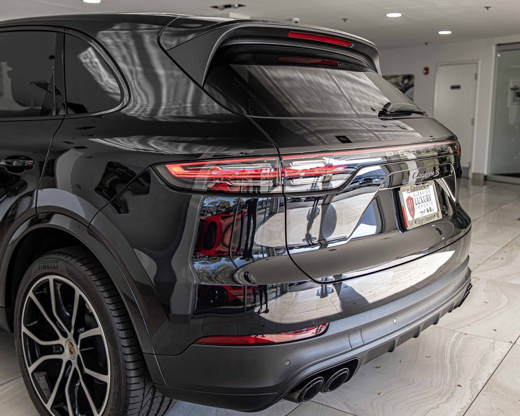 Used 2022 Porsche Cayenne S Platinum image 14