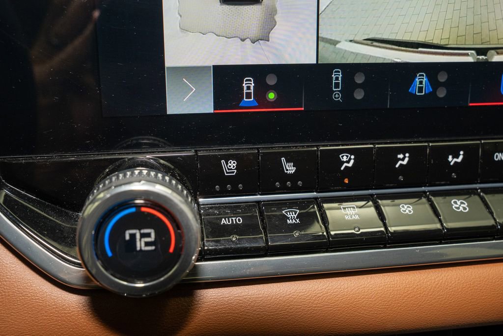 Used 2024 GMC Canyon AT4 w/ AT4 Premium Package image 15