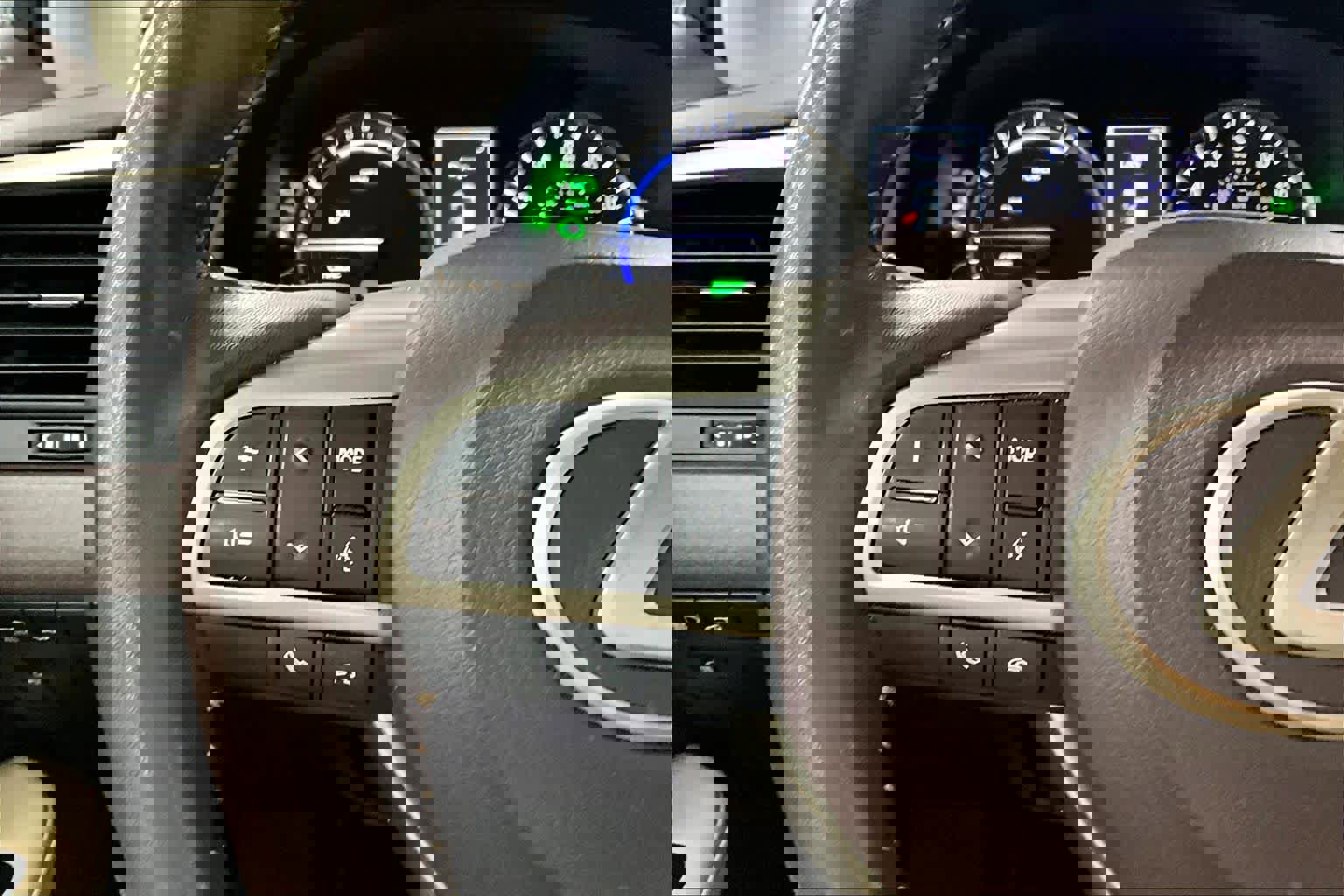 Used 2019 Lexus RX 450h AWD w/ Navigation Package image 23