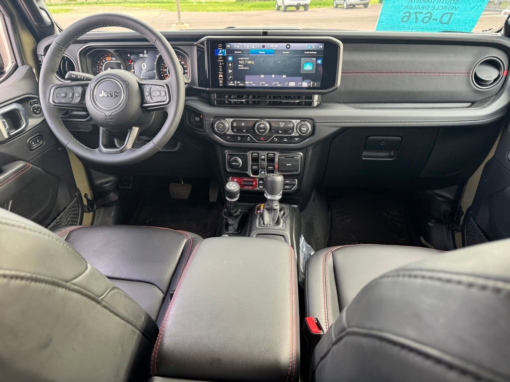 Used 2026 Jeep Wrangler Unlimited Rubicon AWD/4WD image 23