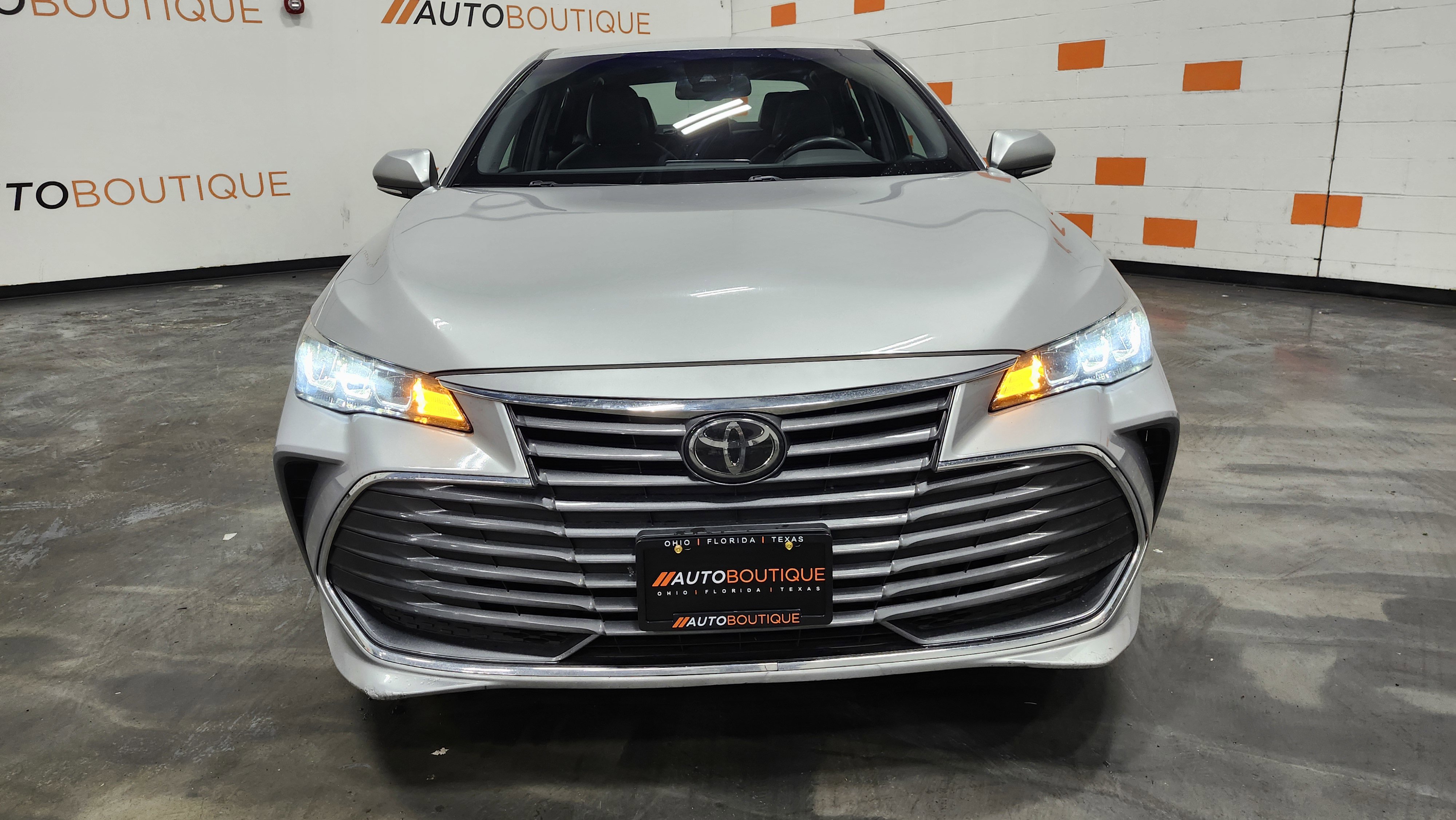 Used 2022 Toyota Avalon XLE image 11