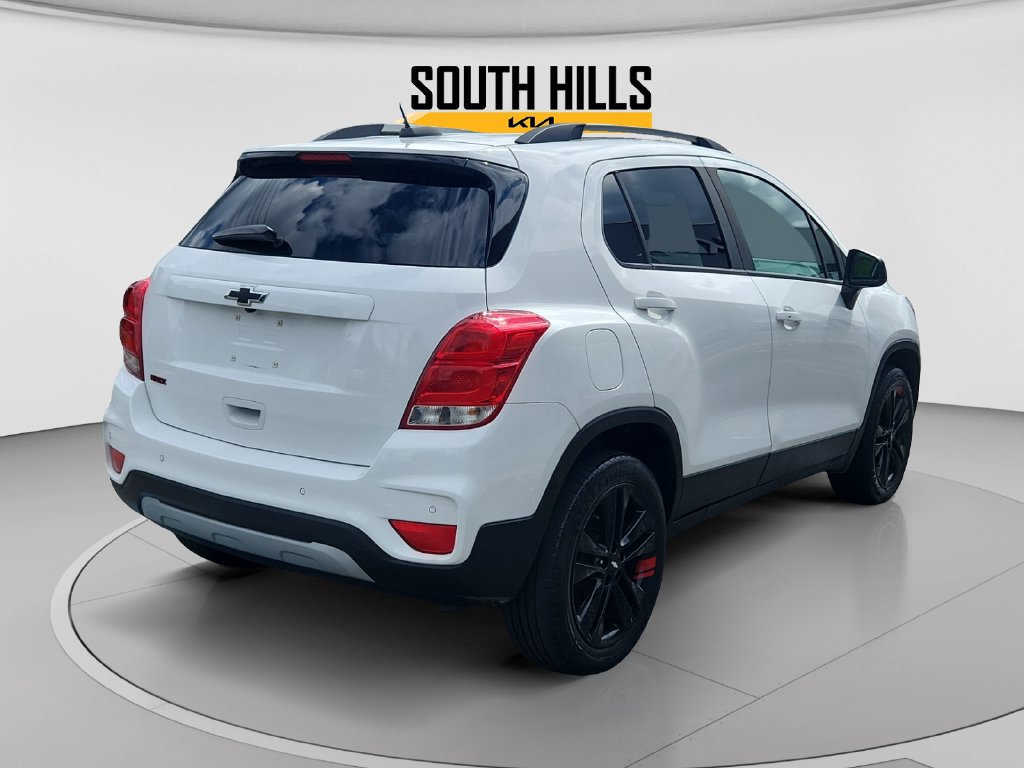 Used 2020 Chevrolet Trax LT w/ Sun & Sound Package AWD/4WD image 5