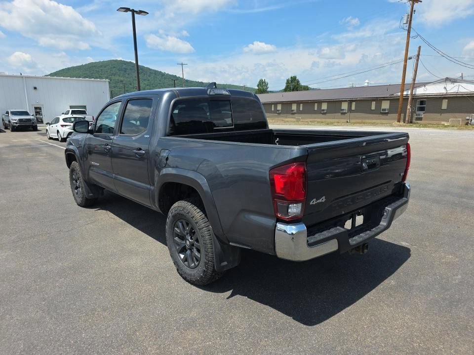Used 2023 Toyota Tacoma SR5 AWD/4WD image 7