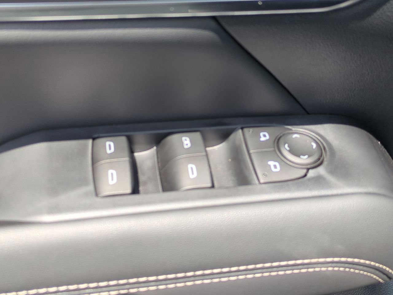 Used 2026 GMC Terrain Elevation image 28