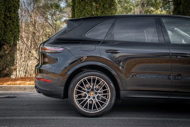 Used 2022 Porsche Cayenne Platinum Edition AWD/4WD image 10