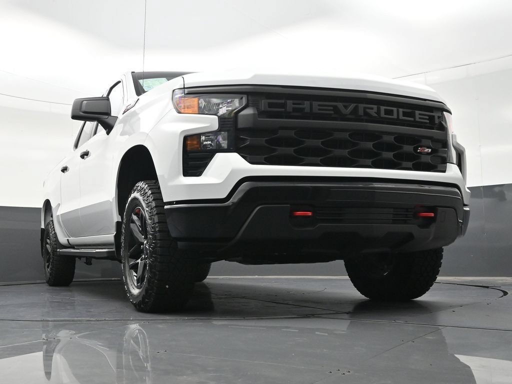 Used 2025 Chevrolet Silverado 1500 Custom Trail Boss AWD/4WD image 29