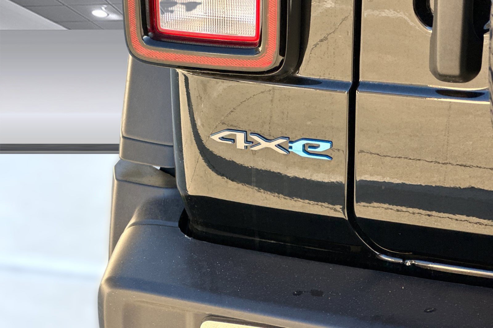 Used 2025 Jeep Wrangler Willys image 23