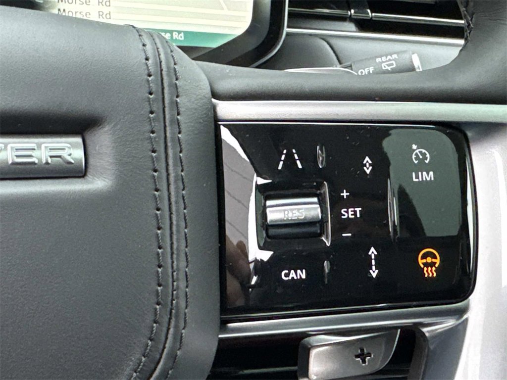 New 2025 Land Rover Range Rover SE image 27