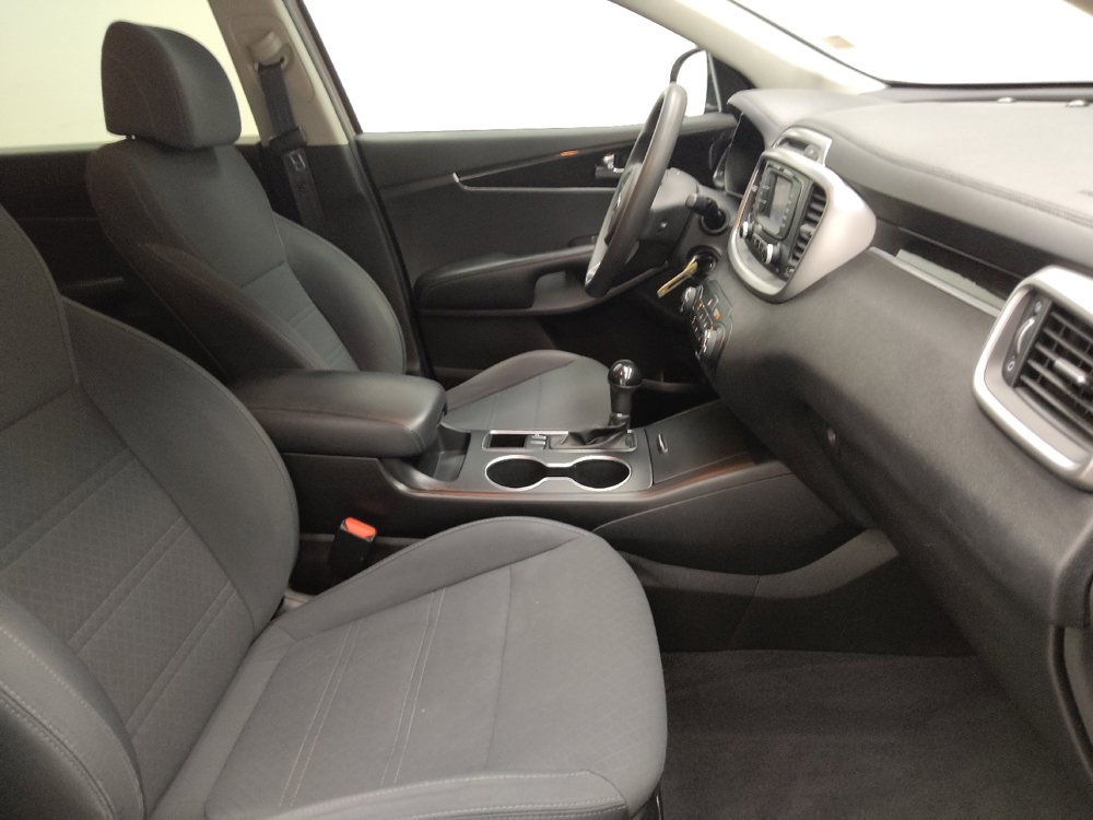 Used 2017 Kia Sorento LX FWD image 21