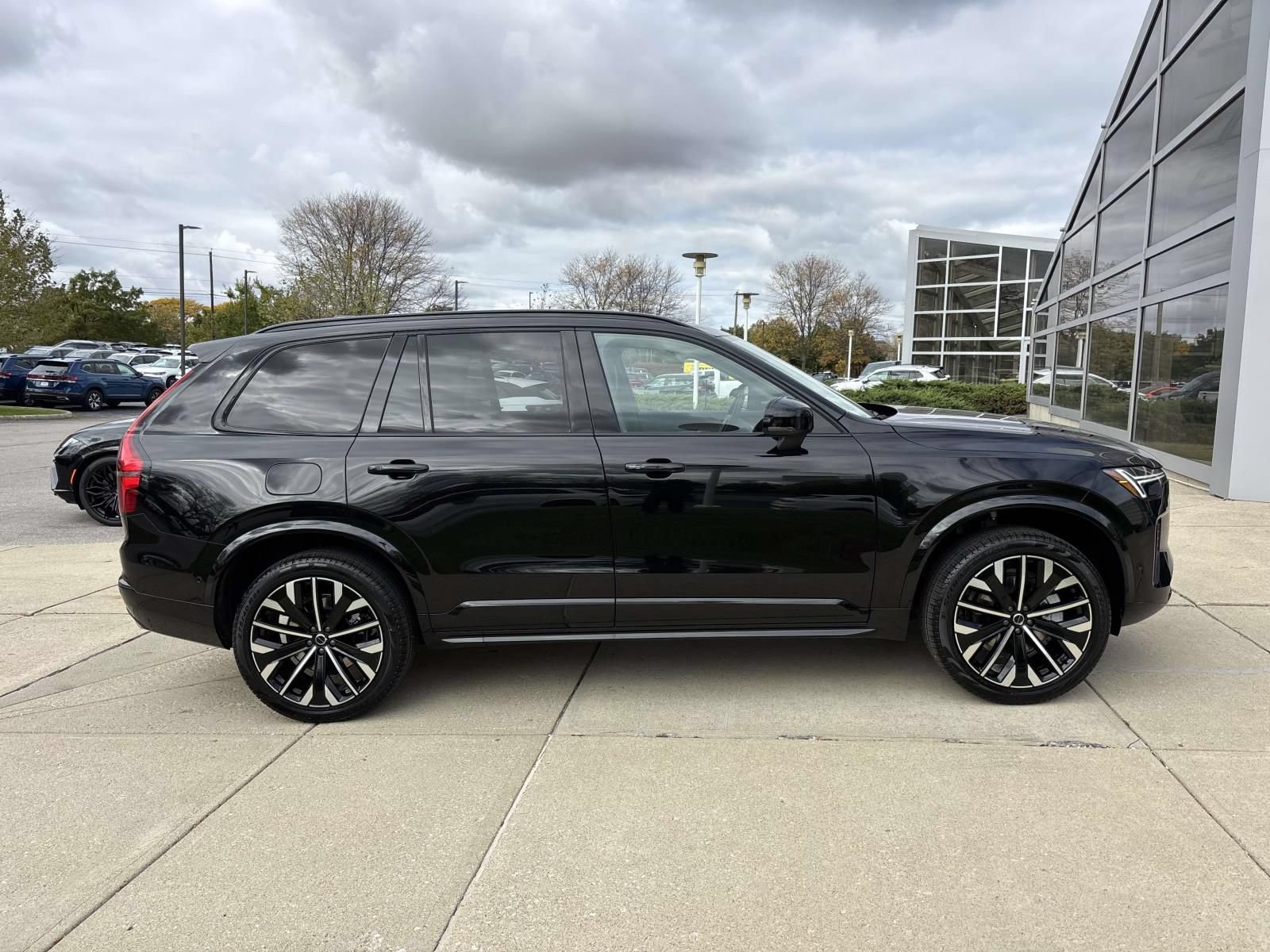 Used 2026 Volvo XC90 B6 Ultra w/ Protection Package Premier AWD/4WD image 8
