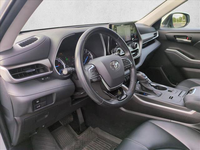 Used 2021 Toyota Highlander XLE image 10