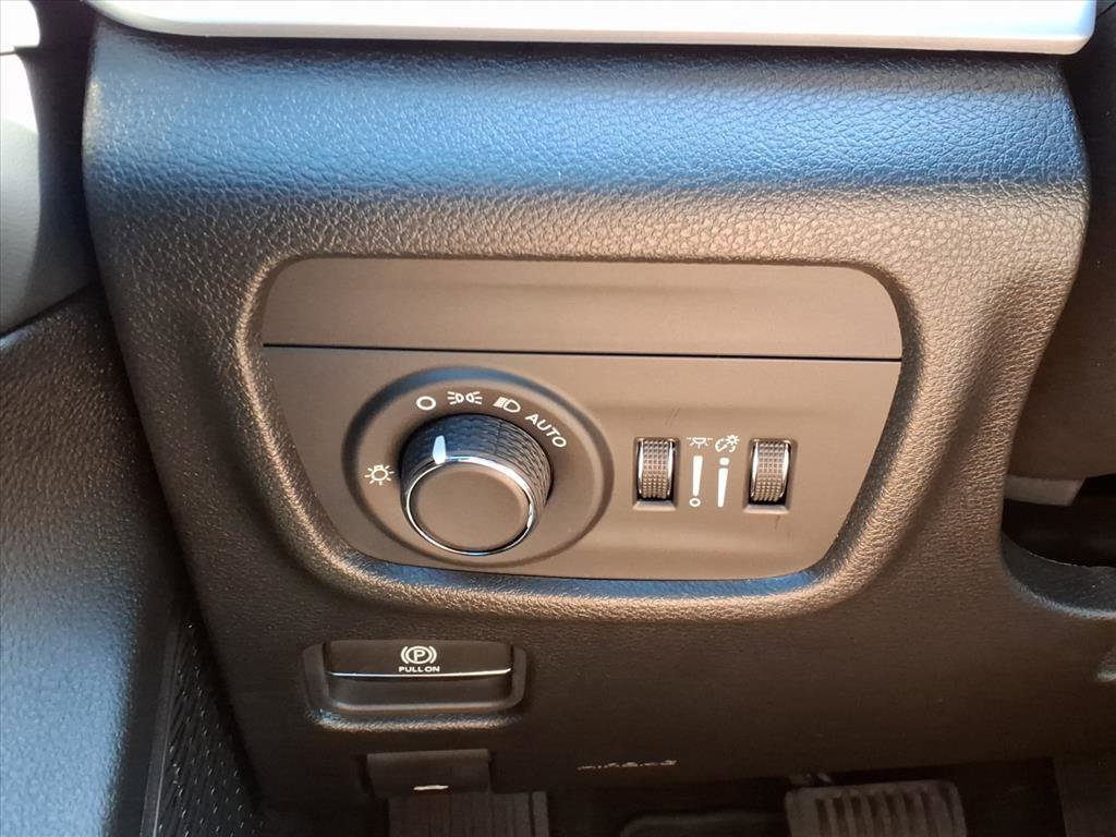 New 2025 Jeep Grand Cherokee L Altitude image 12