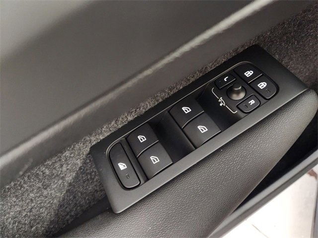 New 2024 Volvo XC40 Recharge Plus w/ Protection Package Premier image 22