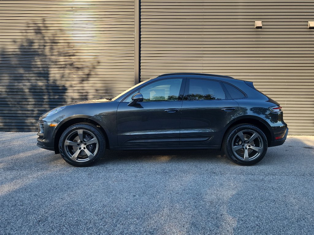 New 2026 Porsche Macan image 2