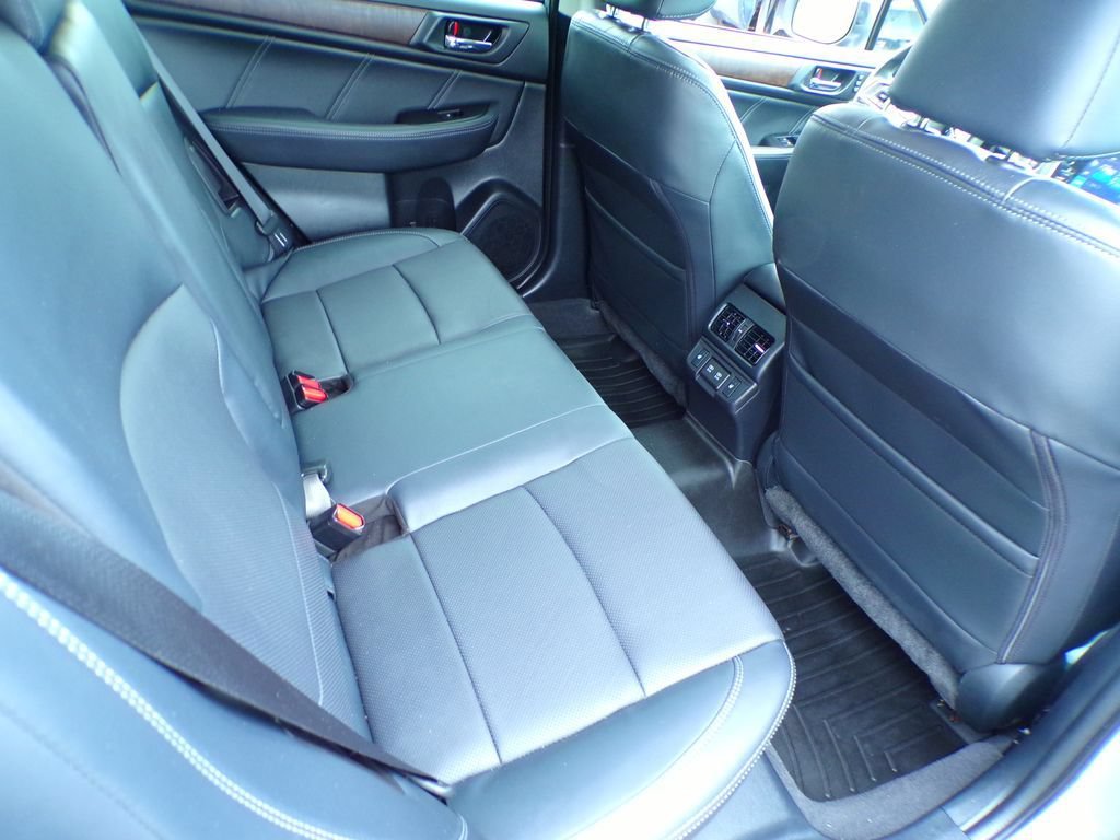 Used 2019 Subaru Outback 2.5i Limited AWD/4WD image 10