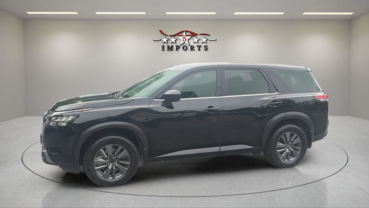 Used 2023 Nissan Pathfinder S w/ Cargo Package FWD image 2