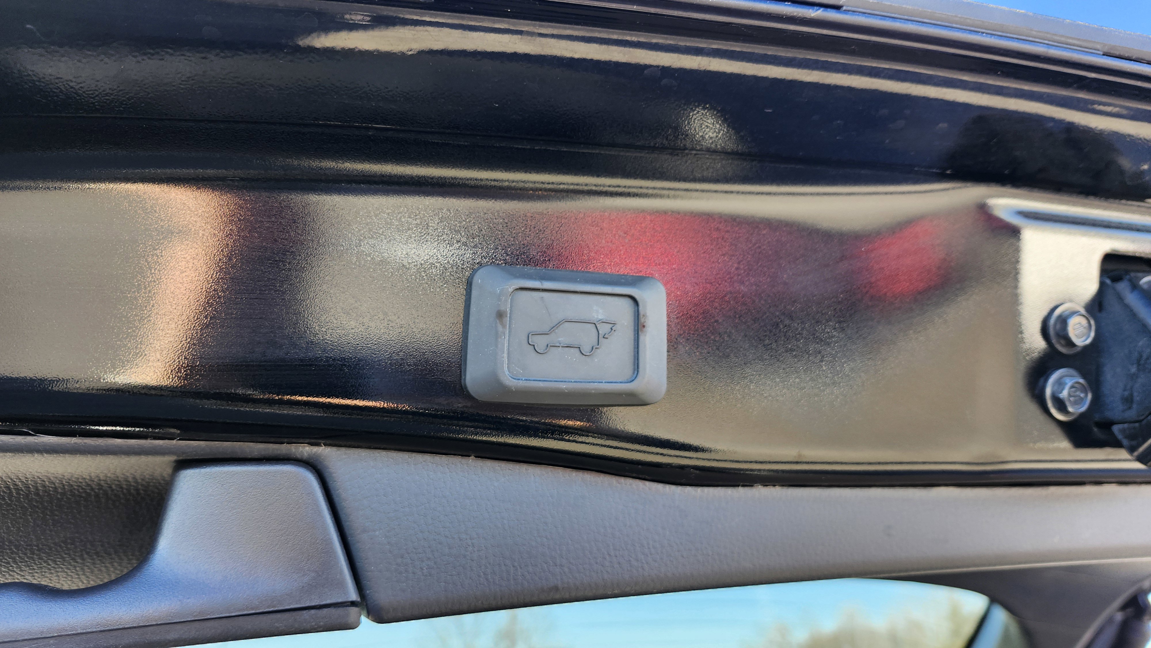 Used 2023 Toyota RAV4 XLE Premium image 25