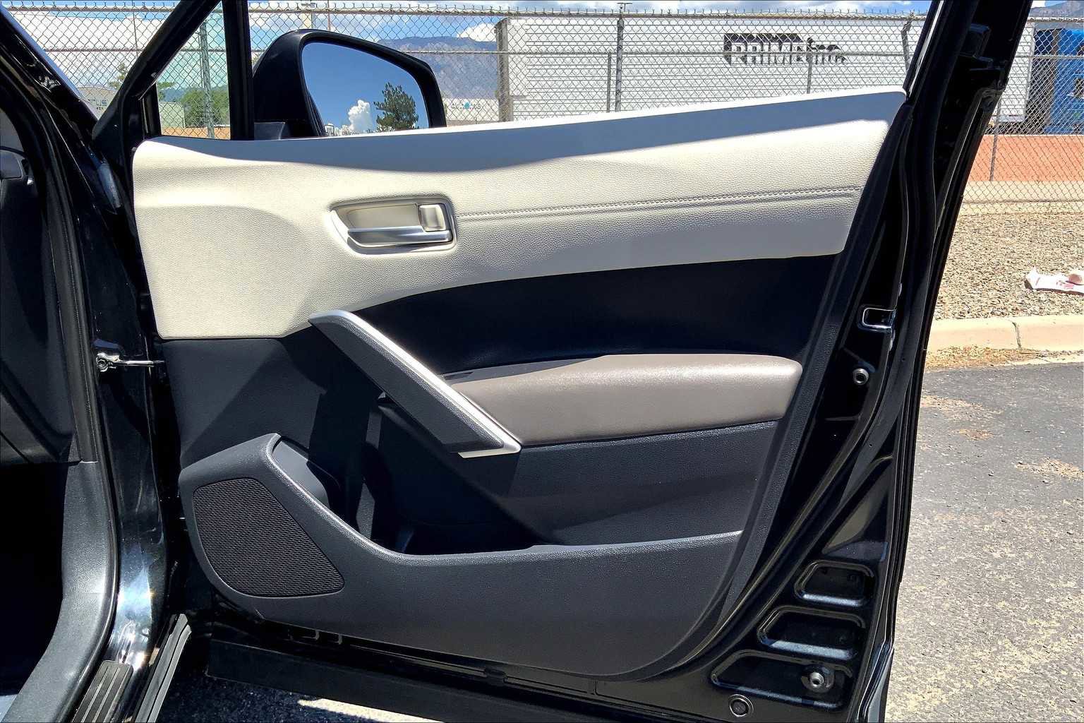 Certified 2024 Toyota Corolla Cross XLE image 19