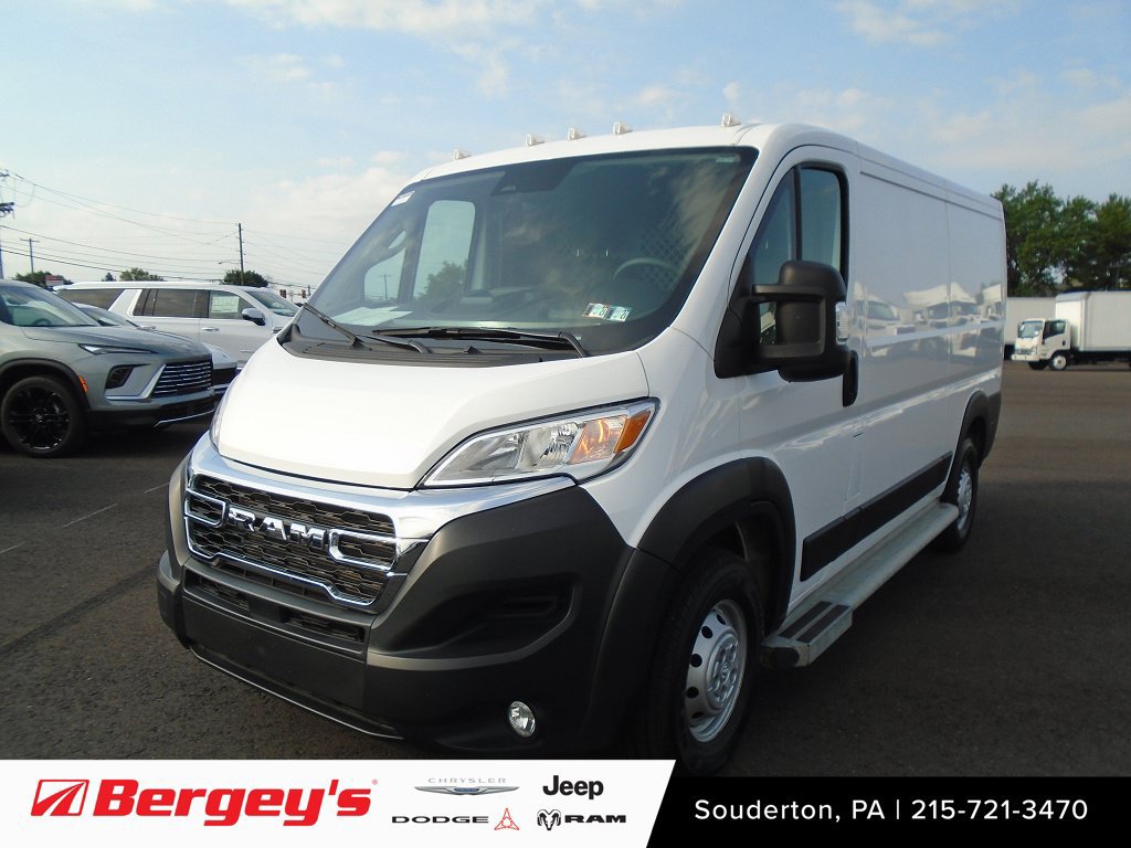 Used 2025 RAM ProMaster 2500 w/ U-Haul Equipment Group FWD image 1
