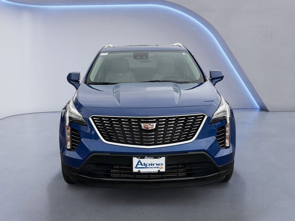 Used 2023 Cadillac XT4 Luxury w/ Cold Weather Package AWD/4WD image 8