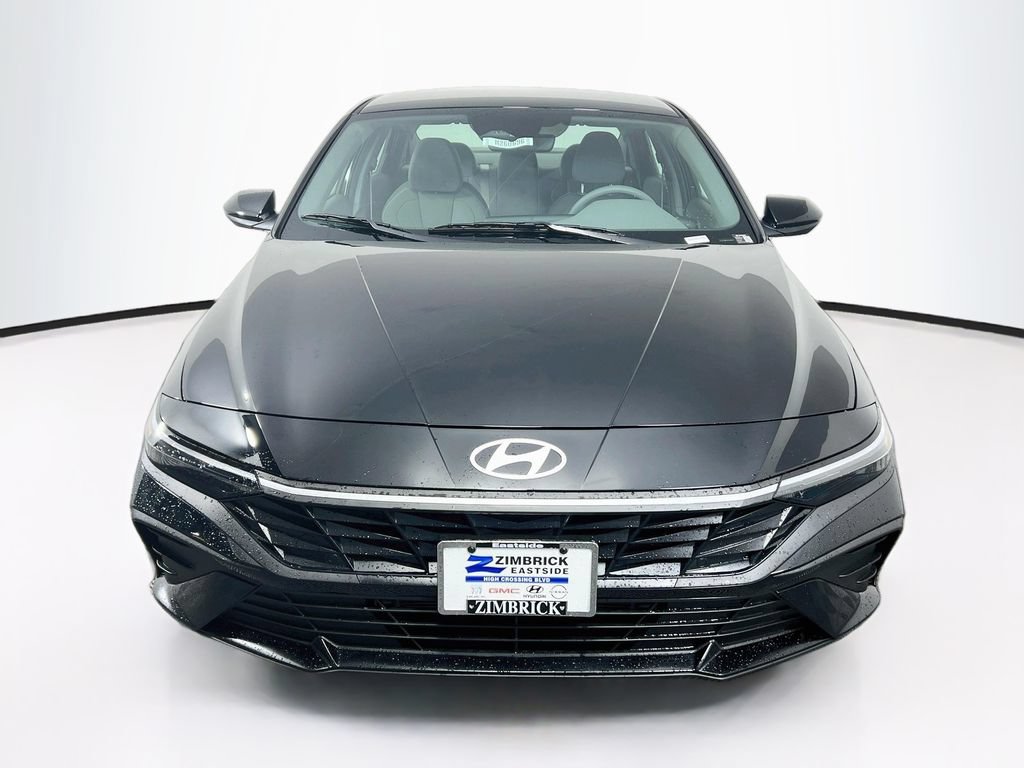 New 2026 Hyundai Elantra Hybrid FWD image 2
