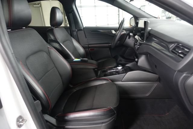 Used 2023 Ford Escape ST-Line w/ Tech Pack #1 AWD/4WD image 27