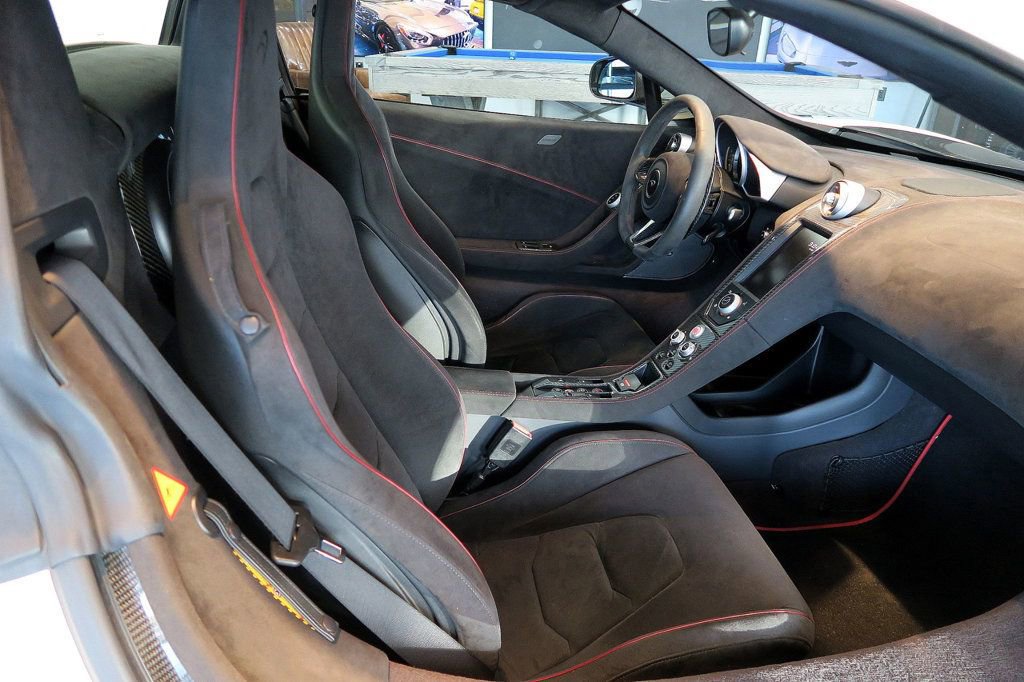 Used 2015 McLaren 650S Spider image 22